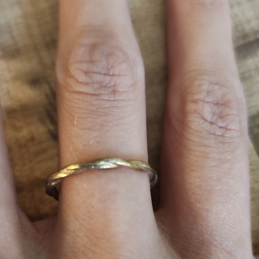 Elegant Gold-Toned Twisted Ring